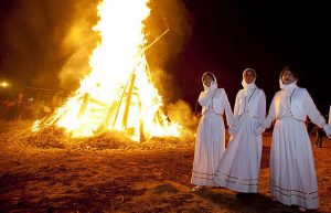 Sadeh Festival: One of the Ancient Iranian Winter Festivals - IranRoute Blog